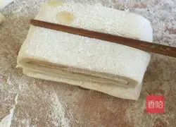 Illustration of how to make salt and pepper rolls 10