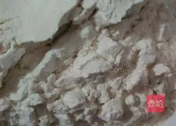 Illustration of how to make Cantonese sausage rolls 1