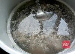 Illustration of how to make pork ribs and pumpkin rice porridge 7