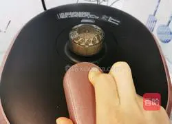 Illustration of how to make red bean, lily and bran rice porridge 7