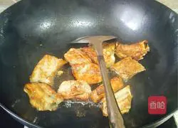 Illustration of how to make braised rice with potatoes and ribs 4