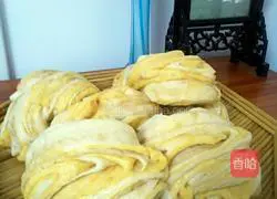 Illustration of how to make two-color pumpkin rolls 14