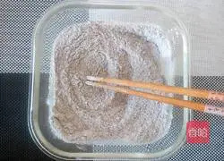 Illustration of how to make honeycomb briquette cake 3