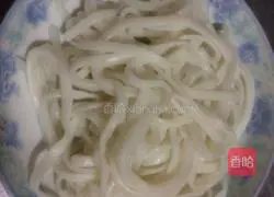 Illustration of how to make fried rice noodles 1