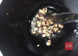 Illustration of how to make braised rice with ham and mushrooms 7