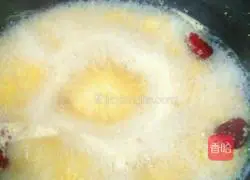 Illustration of how to make egg yolk millet porridge 5