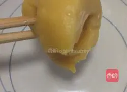 Illustration of how to make corn and milk-flavored steamed buns 4