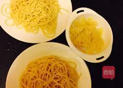 Illustration of how to make tomato meat sauce pasta 6