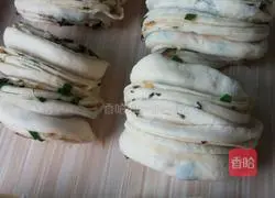 Illustration of how to make green onion and olive cauliflower rolls 6