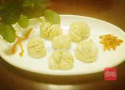 Illustration of how to make scallion oil flower rolls 13