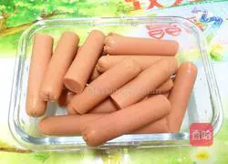 Illustration of how to make purple sweet potato, ham and sausage rolls 4