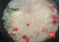 Illustration of how to make rice noodle soup 12