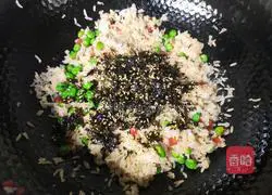 Illustration of how to make luncheon meat rice balls 7