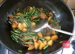 Illustration of braised noodles 8