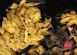 Illustration of how to make zucchini and egg pot stickers 3