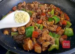 Illustration of how to make mushroom and chicken drumstick rice bowl 14