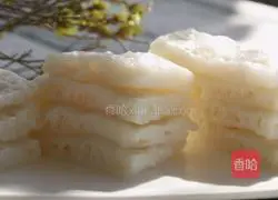 Illustration of how to make Lunjiao cake 16