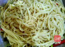 Illustration of how to make Sansi cold noodles 4