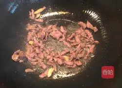 Illustration of making black pepper beef fillet rice noodles 5