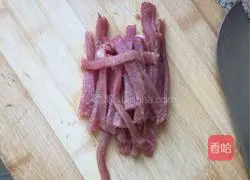 Illustration of how to make braised noodles with lean meat and beans 3