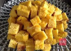 Illustration of how to make fried steamed buns in old Beijing 5