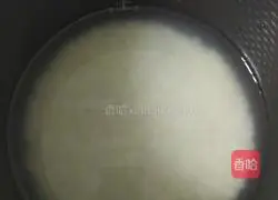 Illustration of how to cook rice in a rice cooker 5