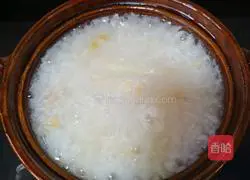 Illustration of how to make sweet-scented osmanthus fish casserole porridge 4