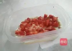 Strawberry Box Cake Illustration of how to do it 11