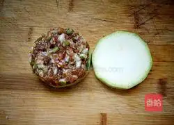 Illustration of how to make zucchini boxes 7