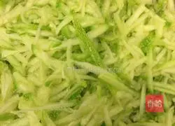 Illustration of how to make zucchini and egg pot stickers 2