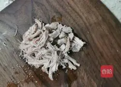 Illustration of how to make preserved egg and lean meat porridge 5