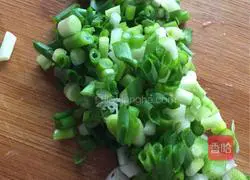 Long vat diced beans and meat stewed with rice Practice illustration 5