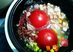 Illustration of how to make tomato assorted braised rice 3