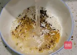 Illustration of how to make purple sweet potato porridge 1