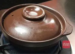 Illustration of how to make leftover claypot rice 8