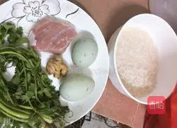 Preserved egg Illustration of how to make lean meat porridge 1