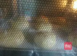 Illustration of how to make hamburger dough 8