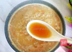 Illustration of how to make mushroom, carrot and chicken porridge 17