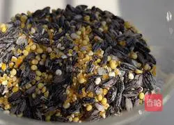 Illustration of how to make stomach-nourishing black rice paste 1
