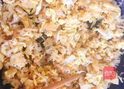 Illustration of how to make leek and egg box 3