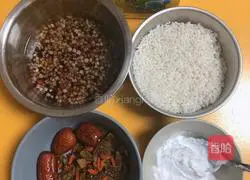 Coconut milk, five grains and eight-treasure rice recipe illustration 1