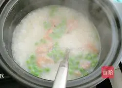 Illustration of how to make dried shrimps and egg casserole porridge 12