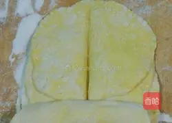 Illustration of how to make rose rolls 2