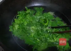 Illustration of how to make cornmeal steamed buns 1