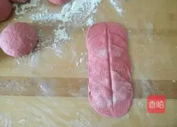 Illustration of how to make flower rolls 9
