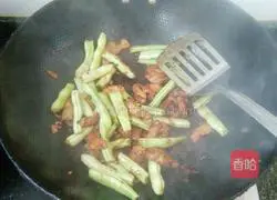 Illustration of how to make braised beans and noodles 4