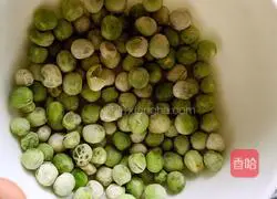 Illustration of how to cook rice with bone soup 4 