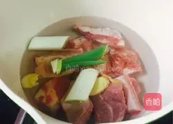 Stewed rice with potatoes and ribs Illustration of how to do it 1