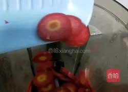 Illustration of how to make carrot and millet paste 3