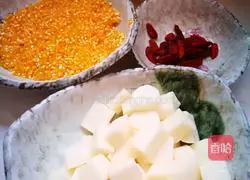 Illustration of how to make yam and corn porridge 2